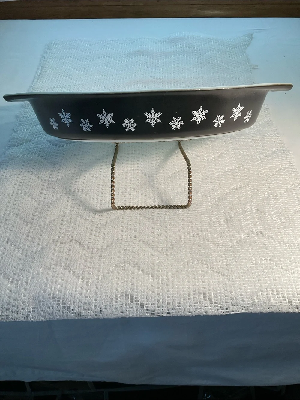 1956 Pyrex Black Snowflake Divided Casserole 1½ Q